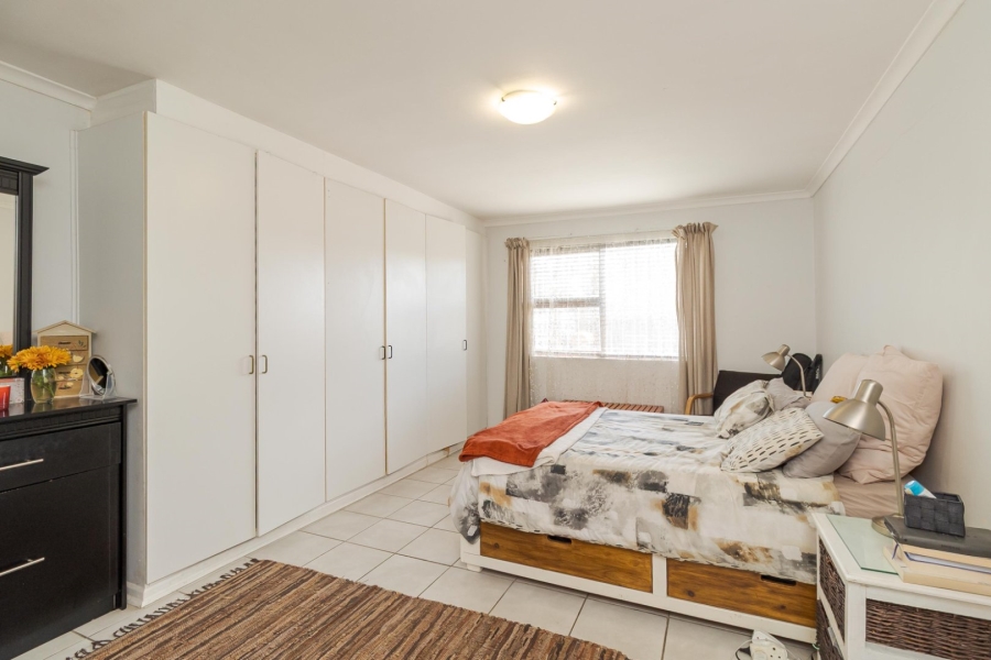 5 Bedroom Property for Sale in Loucharmante Western Cape